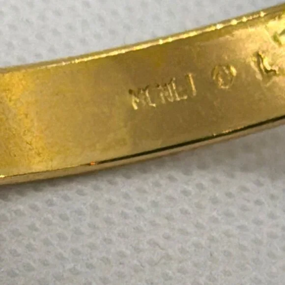 Vintage Signed Monet Gold Tone Diamond Cut Textured Bangle Bracelet 1980s Retro - Picture 4 of 11